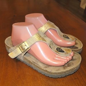 BIRKENSTOCK | GIZEH TStrap Side Buckle Metallic Shimmery Gold Slide On Sandals 8